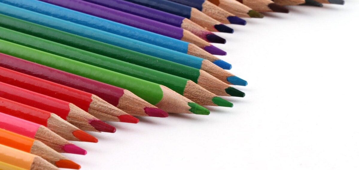 Chi ha inventato le matite colorate? - Momarte